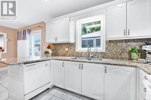 267 Avdell Avenue, Vaughan, ON - Indoor Photo Showing Kitchen With Double Sink