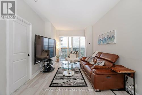 #3806 - 60 Absolute Avenue, Mississauga, ON - Indoor Photo Showing Living Room