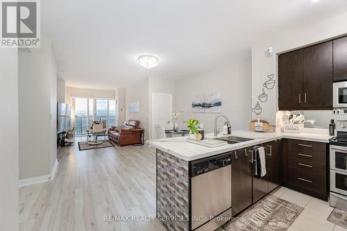 #3806 - 60 Absolute Avenue, Mississauga, ON - Indoor Photo Showing Kitchen With Upgraded Kitchen