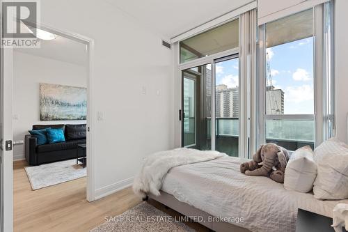 1301 - 88 Broadway Avenue, Toronto, ON - Indoor Photo Showing Bedroom