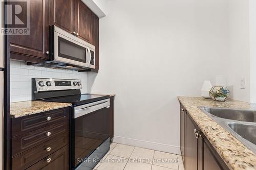 1301 - 88 Broadway Avenue, Toronto, ON - Indoor Photo Showing Kitchen With Double Sink