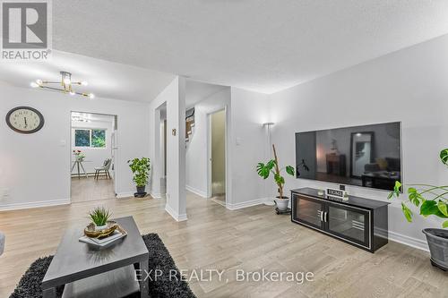 69 - 1945 Denmar Road, Pickering, ON - Indoor Photo Showing Living Room