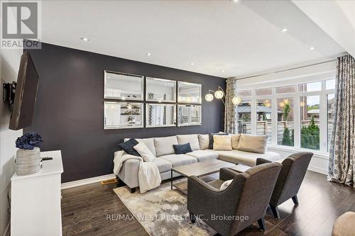 130 Mactier Drive, Vaughan, ON - Indoor Photo Showing Living Room