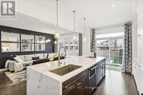 130 Mactier Drive, Vaughan, ON - Indoor Photo Showing Kitchen With Upgraded Kitchen