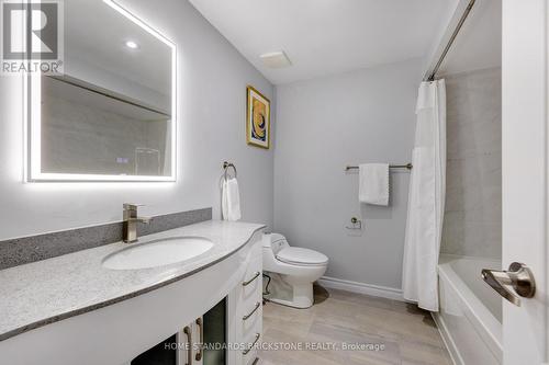 170 Greenbelt Crescent, Richmond Hill, ON - Indoor Photo Showing Bathroom