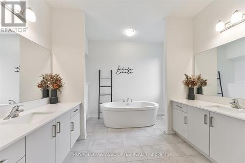 55 Deepwood Crescent, East Gwillimbury, ON - Indoor Photo Showing Bathroom