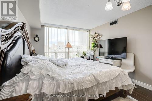 803 - 309 Major Mackenzie Drive E, Richmond Hill, ON - Indoor Photo Showing Bedroom