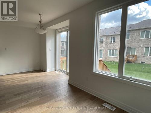 1232 Wheat Boom Drive, Oakville, ON - Indoor Photo Showing Other Room