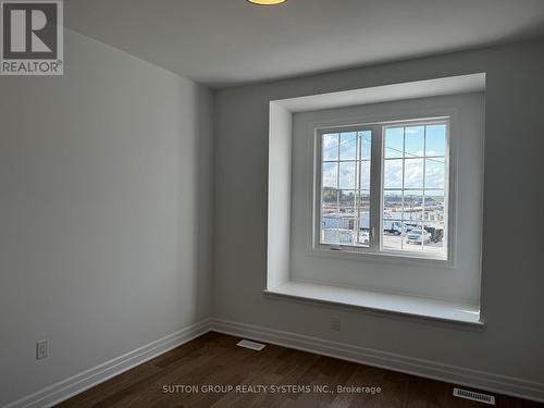 1232 Wheat Boom Drive, Oakville, ON - Indoor Photo Showing Other Room