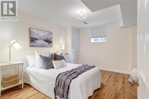 3099 Shannon Crescent, Oakville, ON - Indoor Photo Showing Bedroom