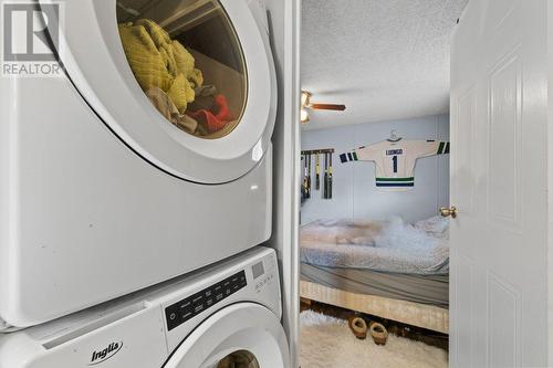 6751 51 Street Ne, Salmon Arm, BC - Indoor Photo Showing Laundry Room