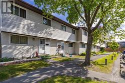 4836 HENDON WAY  Ottawa, ON K1J 8T1