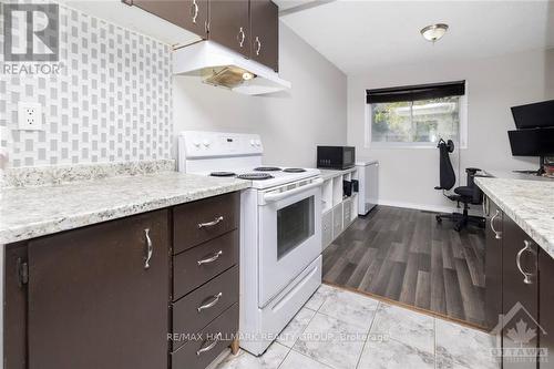 4836 Hendon Way, Ottawa, ON - Indoor Photo Showing Kitchen