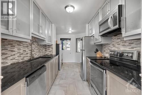 42 Havenhurst Crescent, Ottawa, ON - Indoor Photo Showing Kitchen With Upgraded Kitchen