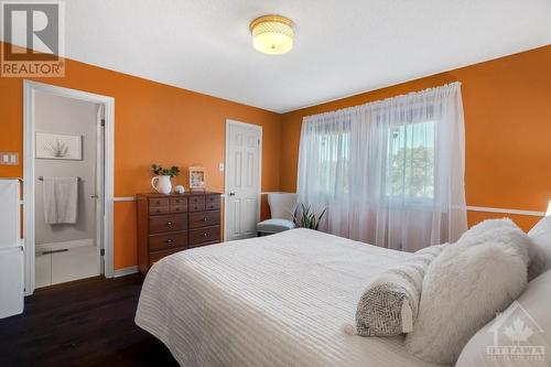 42 Havenhurst Crescent, Ottawa, ON - Indoor Photo Showing Bedroom