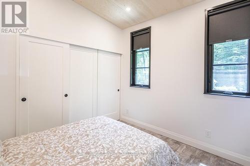 1323 Hidden Valley Road, Burlington, ON - Indoor Photo Showing Bedroom