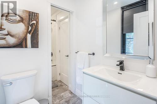 1323 Hidden Valley Road, Burlington, ON - Indoor Photo Showing Bathroom