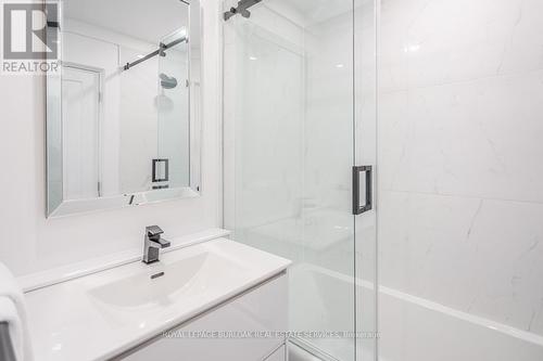 1323 Hidden Valley Road, Burlington, ON - Indoor Photo Showing Bathroom