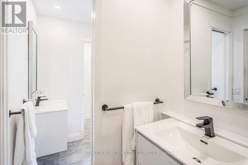 1323 Hidden Valley Road, Burlington, ON - Indoor Photo Showing Bathroom