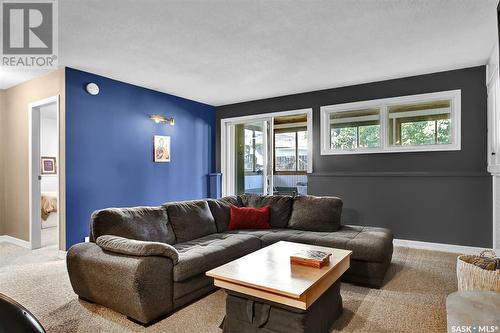 30 Laubach Avenue, Regina, SK - Indoor Photo Showing Living Room