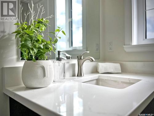 1112 9Th Street E, Saskatoon, SK - Indoor Photo Showing Bathroom