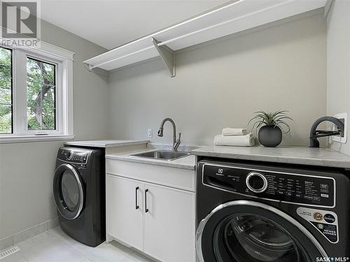 1112 9Th Street E, Saskatoon, SK - Indoor Photo Showing Laundry Room