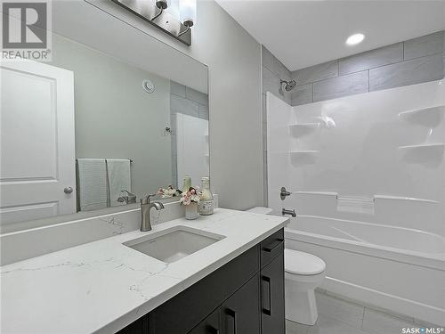 1112 9Th Street E, Saskatoon, SK - Indoor Photo Showing Bathroom