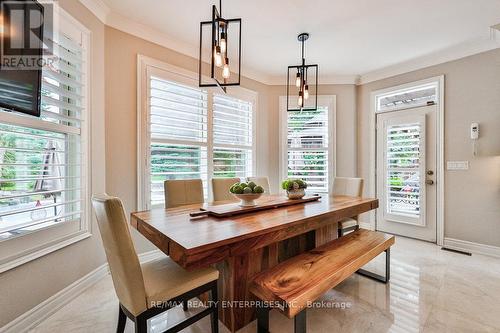 598 Gladwyne Court, Mississauga, ON - Indoor Photo Showing Dining Room