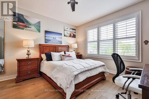 598 Gladwyne Court, Mississauga, ON - Indoor Photo Showing Bedroom