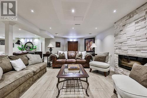 598 Gladwyne Court, Mississauga, ON - Indoor Photo Showing Living Room With Fireplace