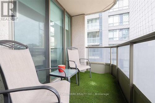 1110 - 750 Bay Street, Toronto, ON - Indoor