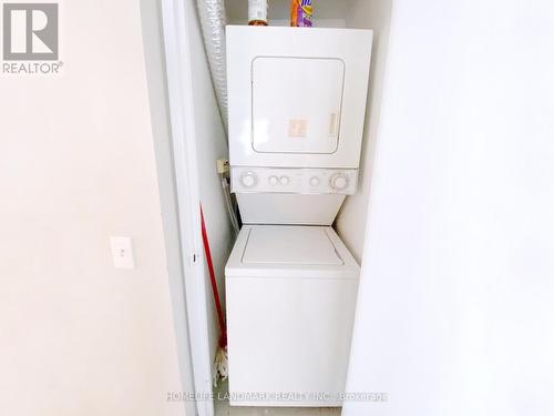 1110 - 750 Bay Street, Toronto, ON - Indoor Photo Showing Laundry Room