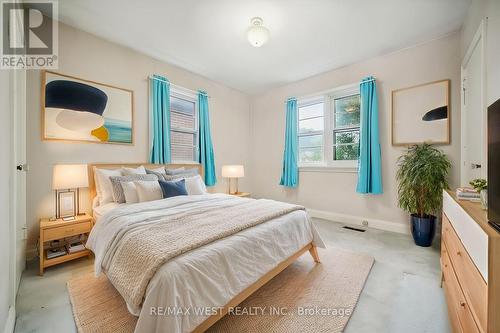 102 Cornelius Parkway, Toronto, ON - Indoor Photo Showing Bedroom