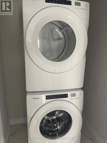 57 Folcroft (Main,2Nd,3Rd) Street, Brampton, ON - Indoor Photo Showing Laundry Room