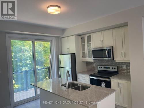 57 Folcroft (Main,2Nd,3Rd) Street, Brampton, ON - Indoor Photo Showing Kitchen With Double Sink