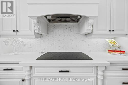 154 Foxridge Drive, Hamilton, ON - Indoor Photo Showing Kitchen