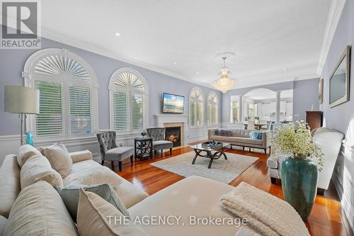 154 Foxridge Drive, Hamilton, ON - Indoor Photo Showing Living Room