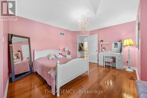 154 Foxridge Drive, Hamilton, ON - Indoor Photo Showing Bedroom