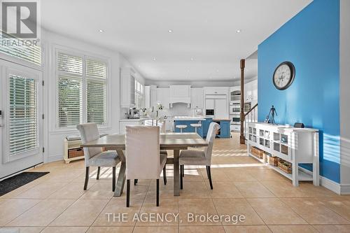 154 Foxridge Drive, Hamilton, ON - Indoor Photo Showing Dining Room