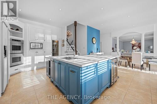 154 Foxridge Drive, Hamilton, ON - Indoor Photo Showing Kitchen