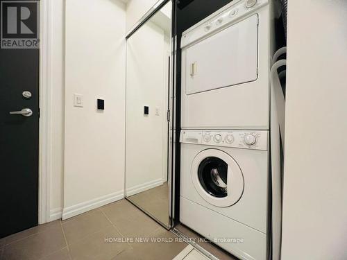 3308 - 223 Webb Drive, Mississauga, ON - Indoor Photo Showing Laundry Room