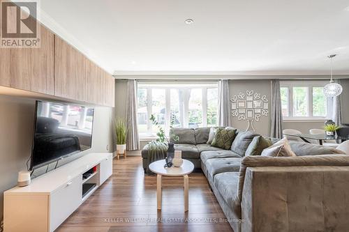 5290 Joel Avenue, Burlington, ON - Indoor Photo Showing Living Room