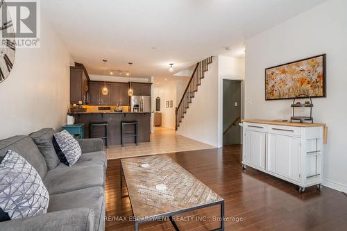 39 - 310 Southbrook Drive, Hamilton, ON - Indoor Photo Showing Living Room