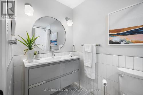 15 Grand Hill Drive, Kitchener, ON - Indoor Photo Showing Bathroom