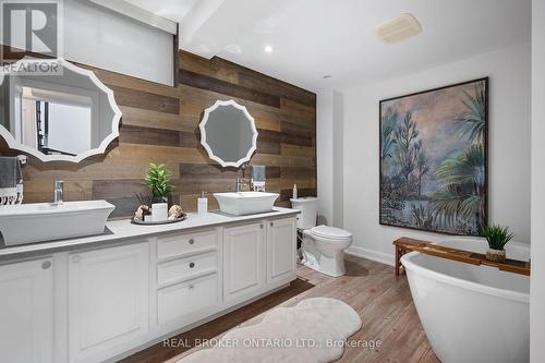 15 Grand Hill Drive, Kitchener, ON - Indoor Photo Showing Bathroom