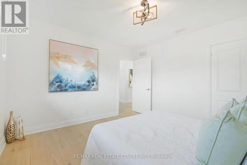 413 Murray Street, Grimsby, ON - Indoor Photo Showing Bedroom