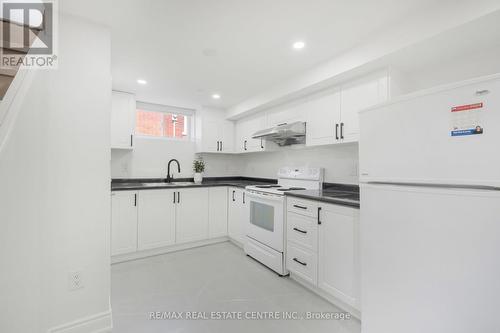 413 Murray Street, Grimsby, ON - Indoor Photo Showing Kitchen