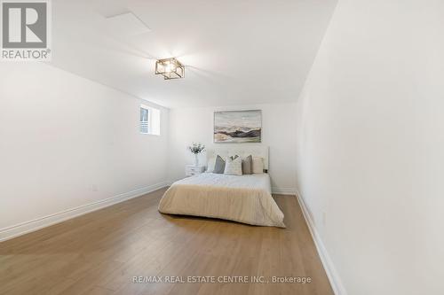 413 Murray Street, Grimsby, ON - Indoor Photo Showing Bedroom