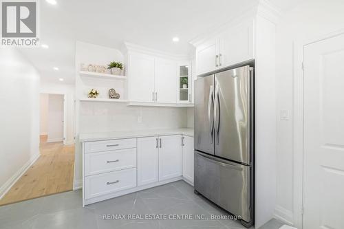 413 Murray Street, Grimsby, ON - Indoor Photo Showing Kitchen