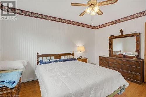 38 Dubarry Boulevard, Hamilton, ON - Indoor Photo Showing Bedroom